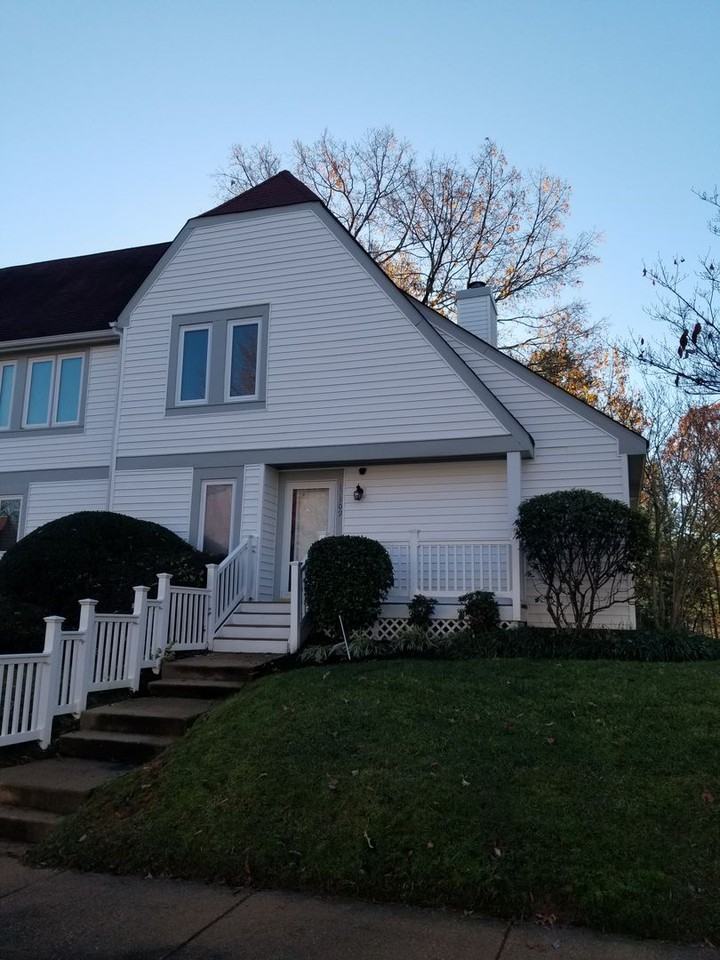 12309 Darien Cir - Photo 2 of 21
