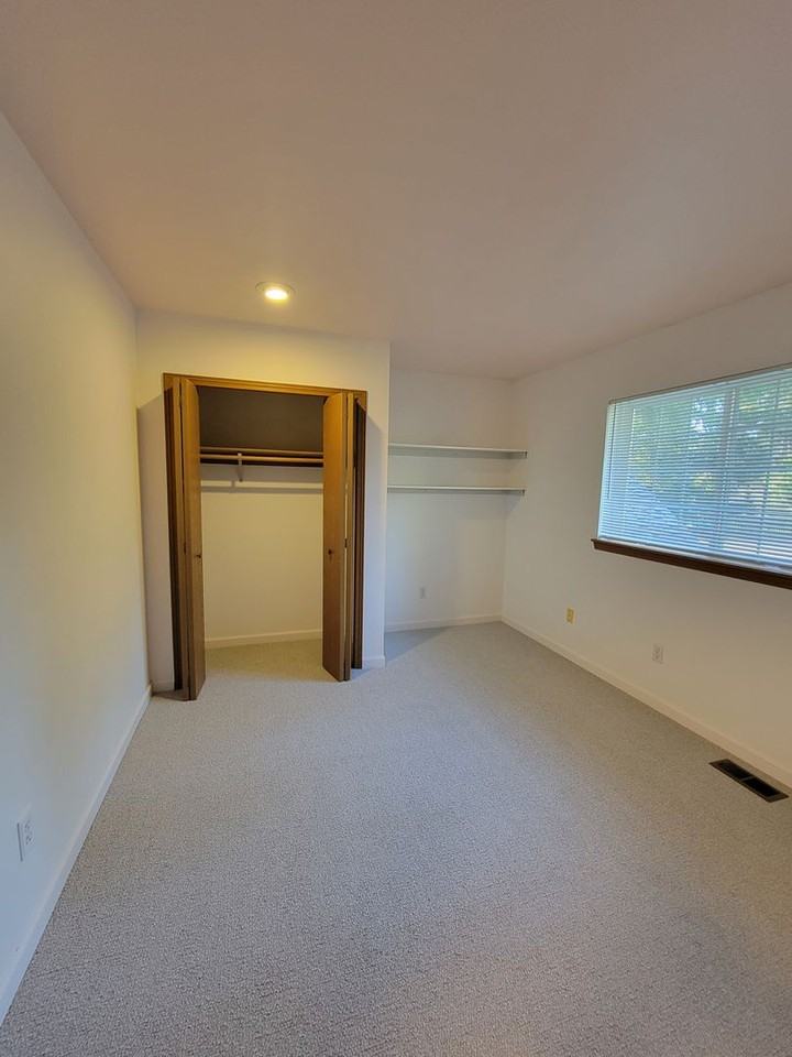 10021 Angle Ln Sw - Photo 3 of 18