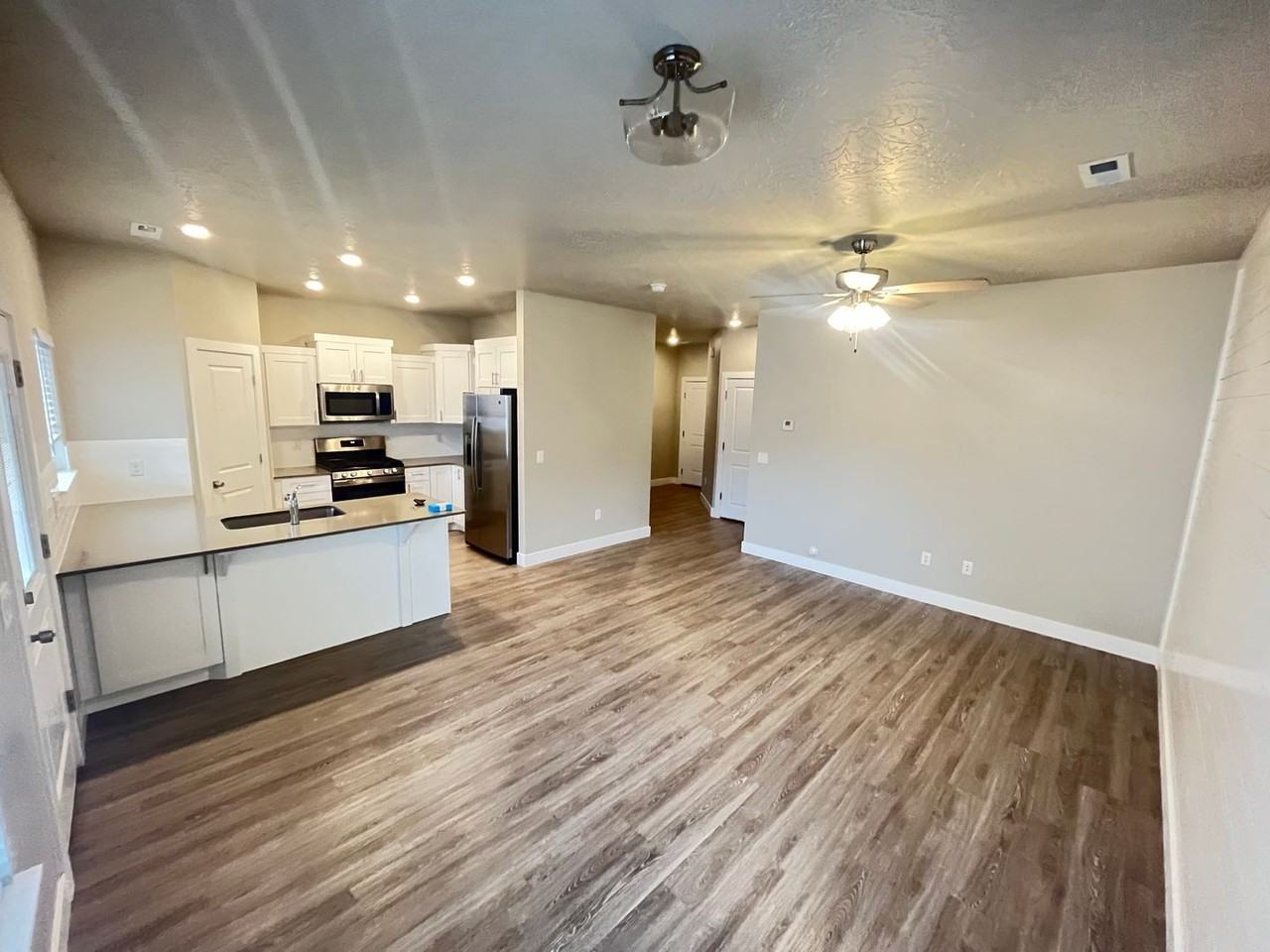 3074 N 175 E - Photo 2 of 16