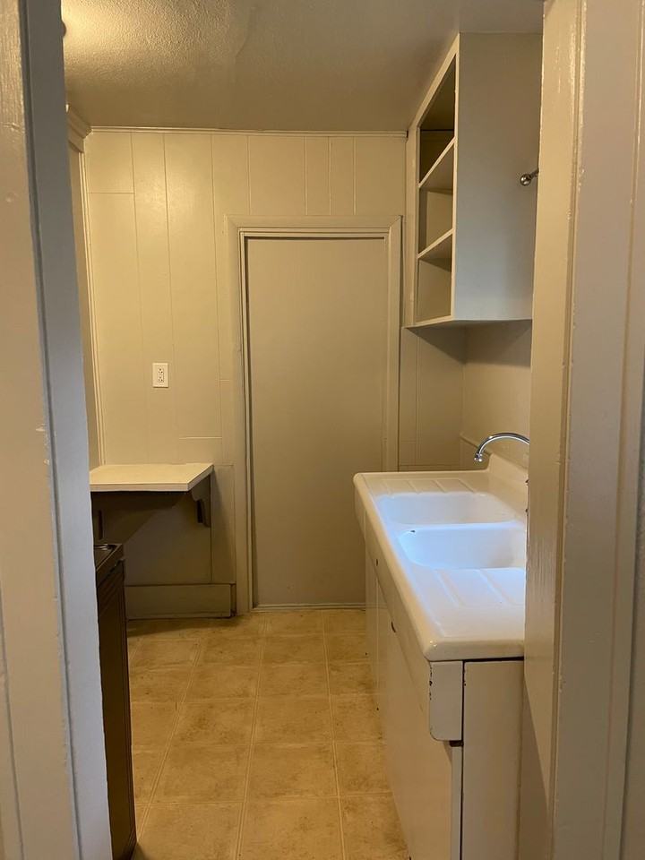 618 S Whitcomb St Uppr - Photo 7 of 34