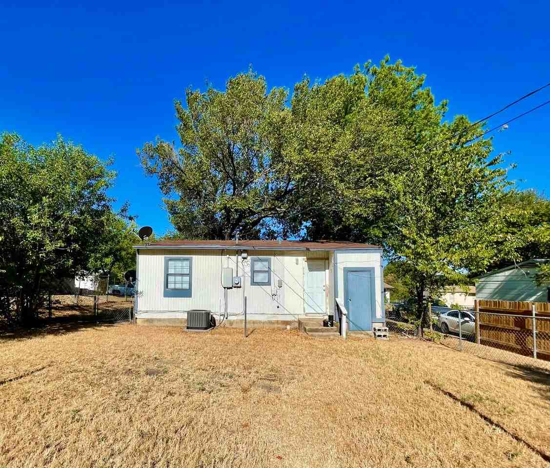 1018 Shofner St - Photo 7 of 7