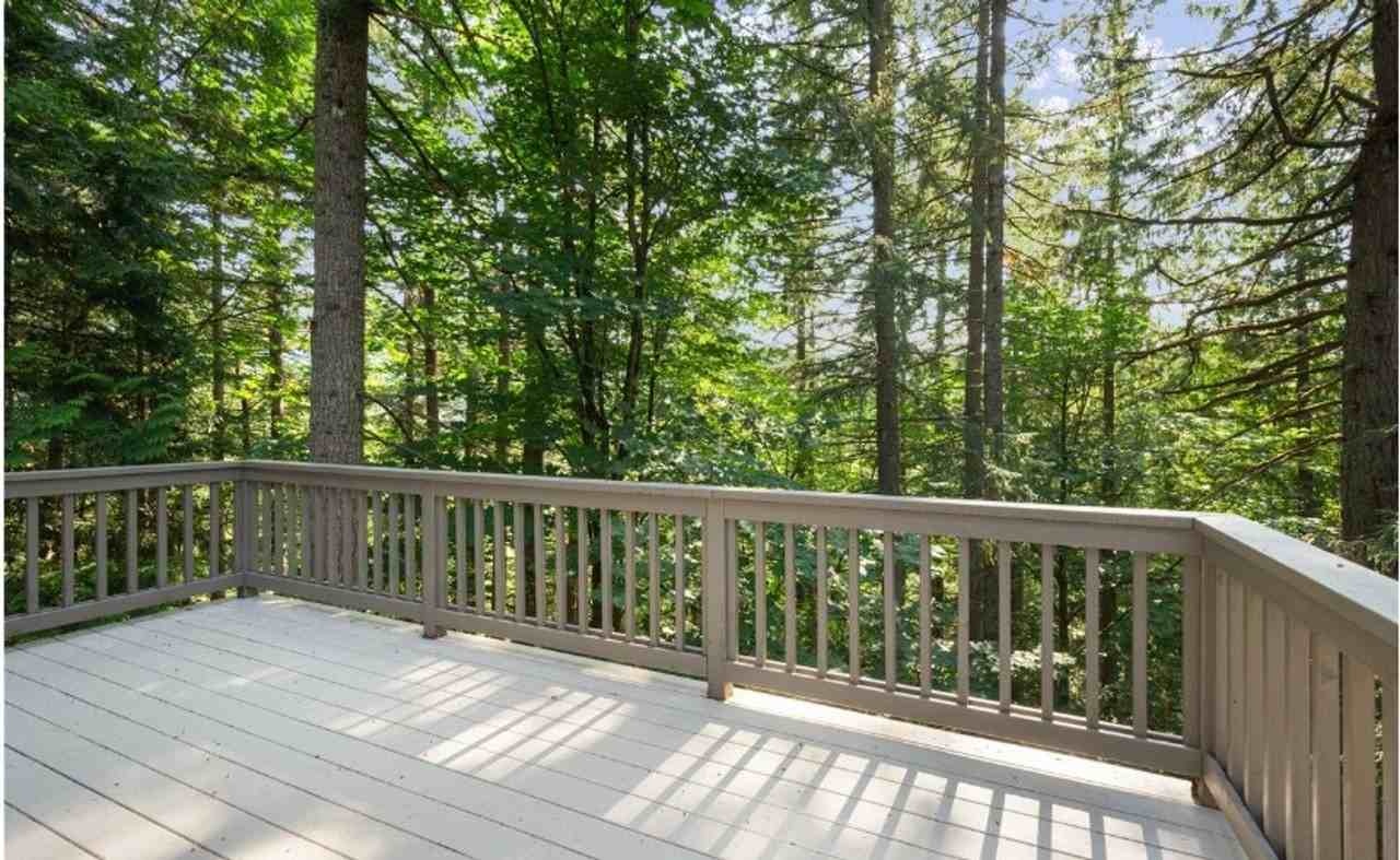 20 Sandalwood Cir - Photo 2 of 26
