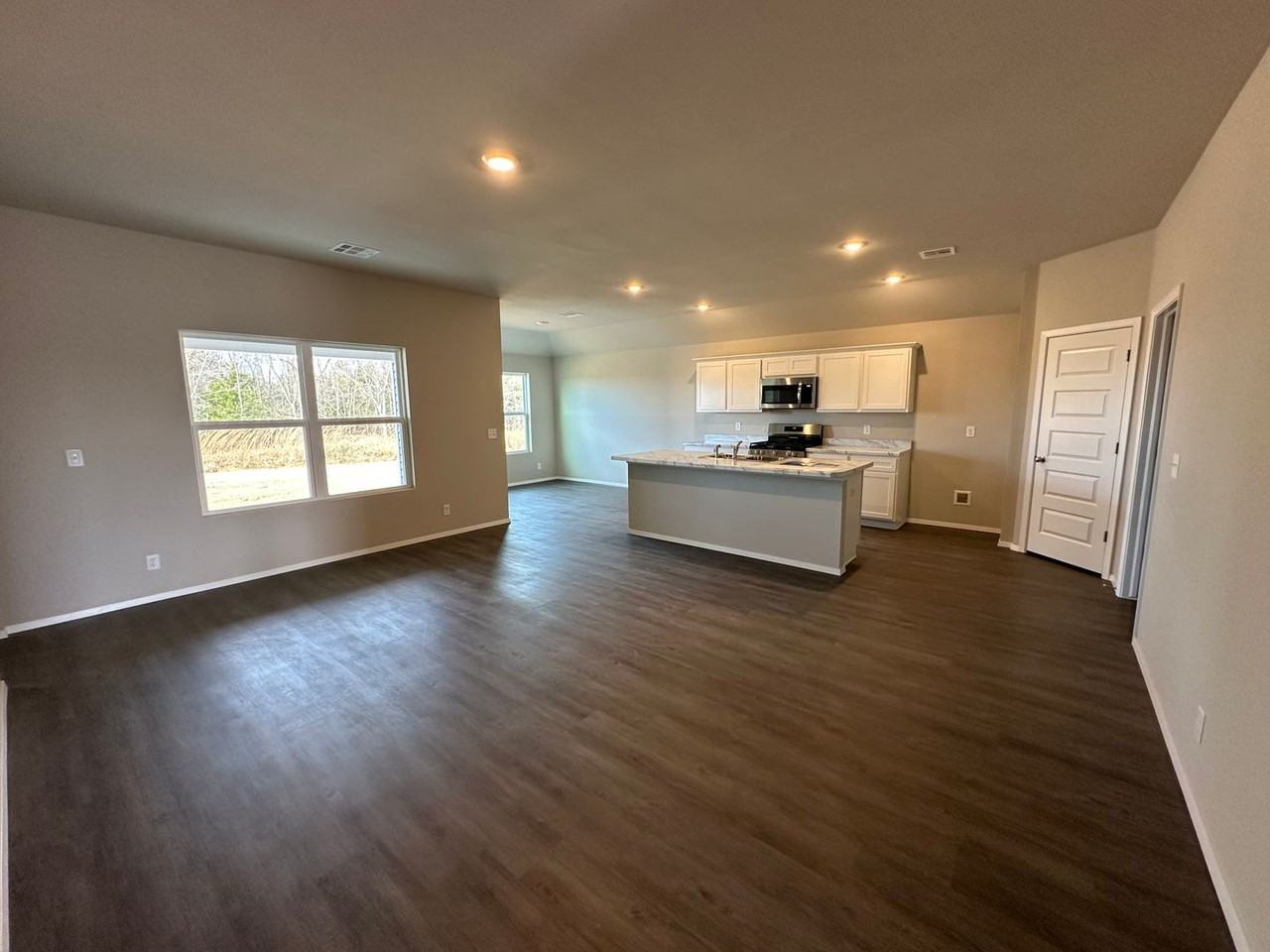 2015 S Amarillo Dr - Photo 2 of 20