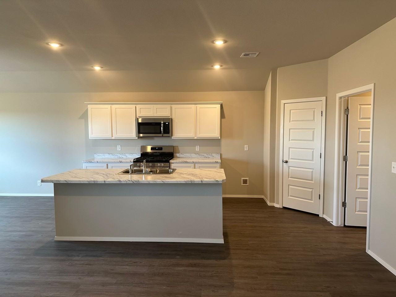 2015 S Amarillo Dr - Photo 3 of 20