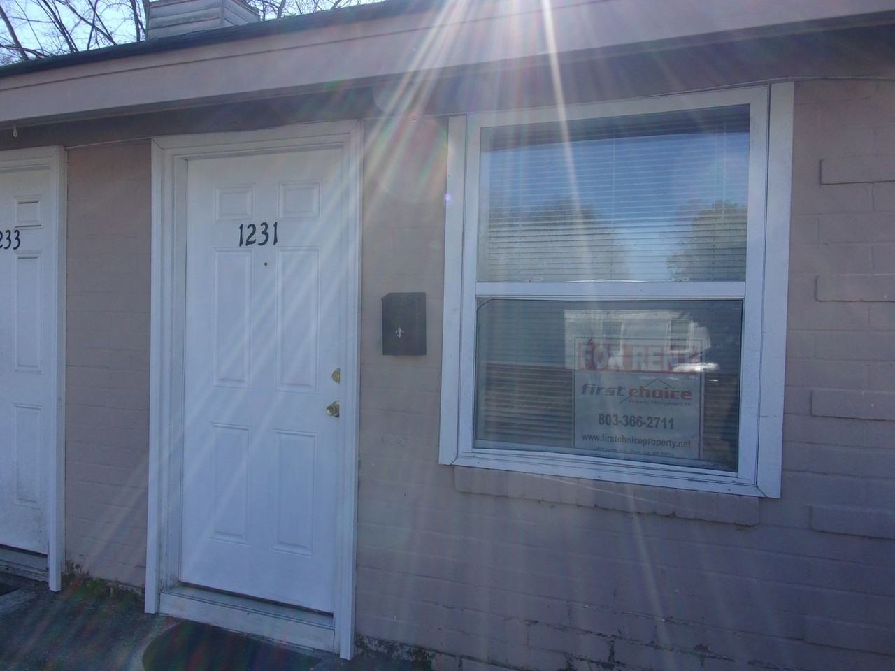 1231 Bose Ave - Photo 2 of 14