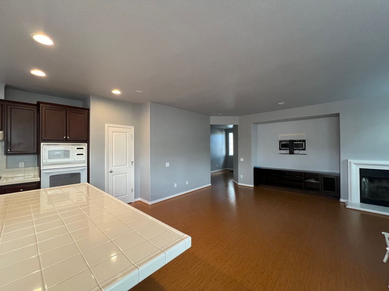 5264 Southcreek Ct - Photo 2 of 28