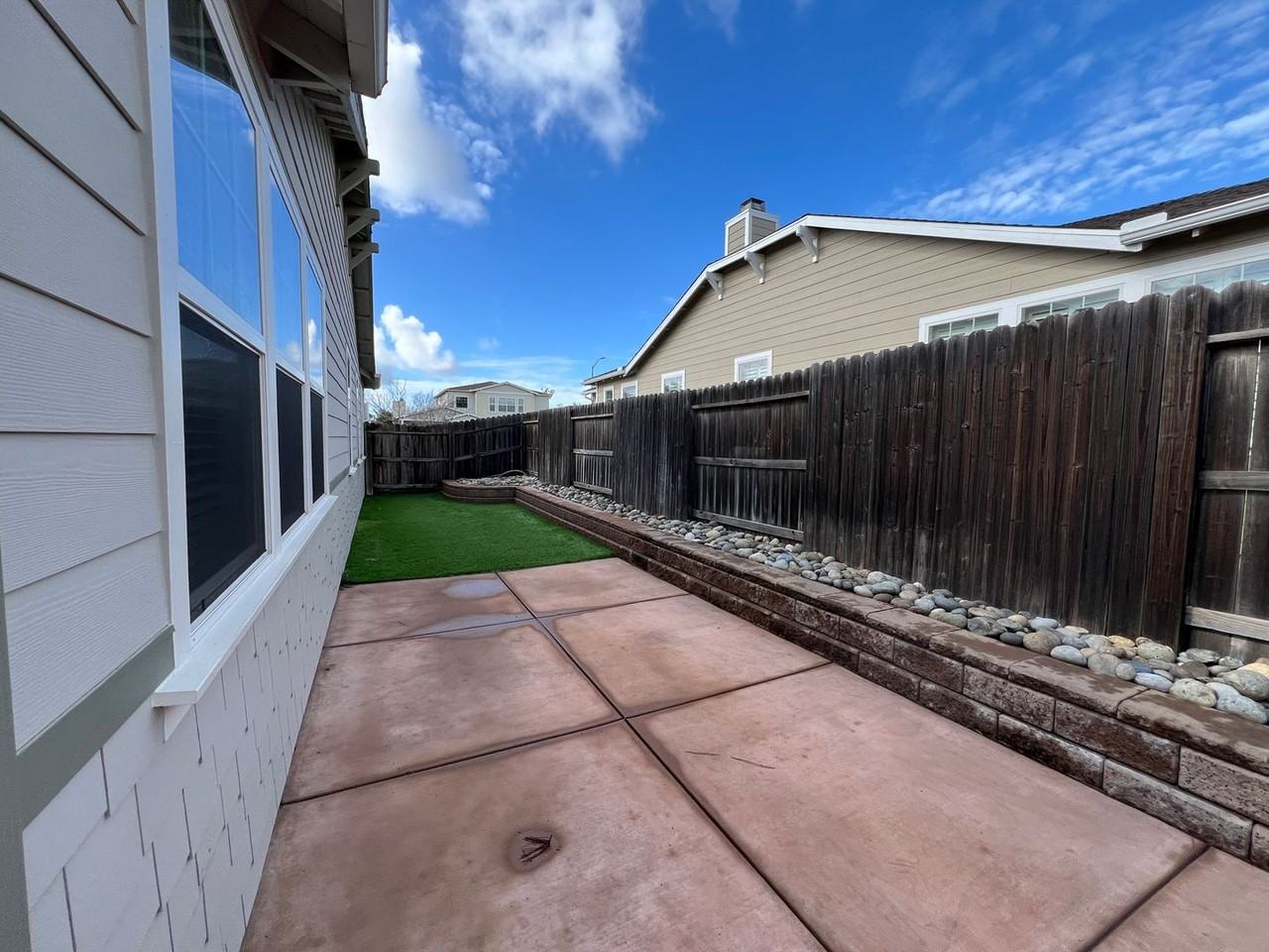 5264 Southcreek Ct - Photo 7 of 28