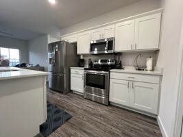 featured image of 1501 N Windsor Ave #304