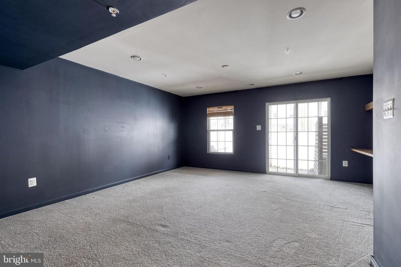 8349 Daydream Cres - Photo 3 of 31