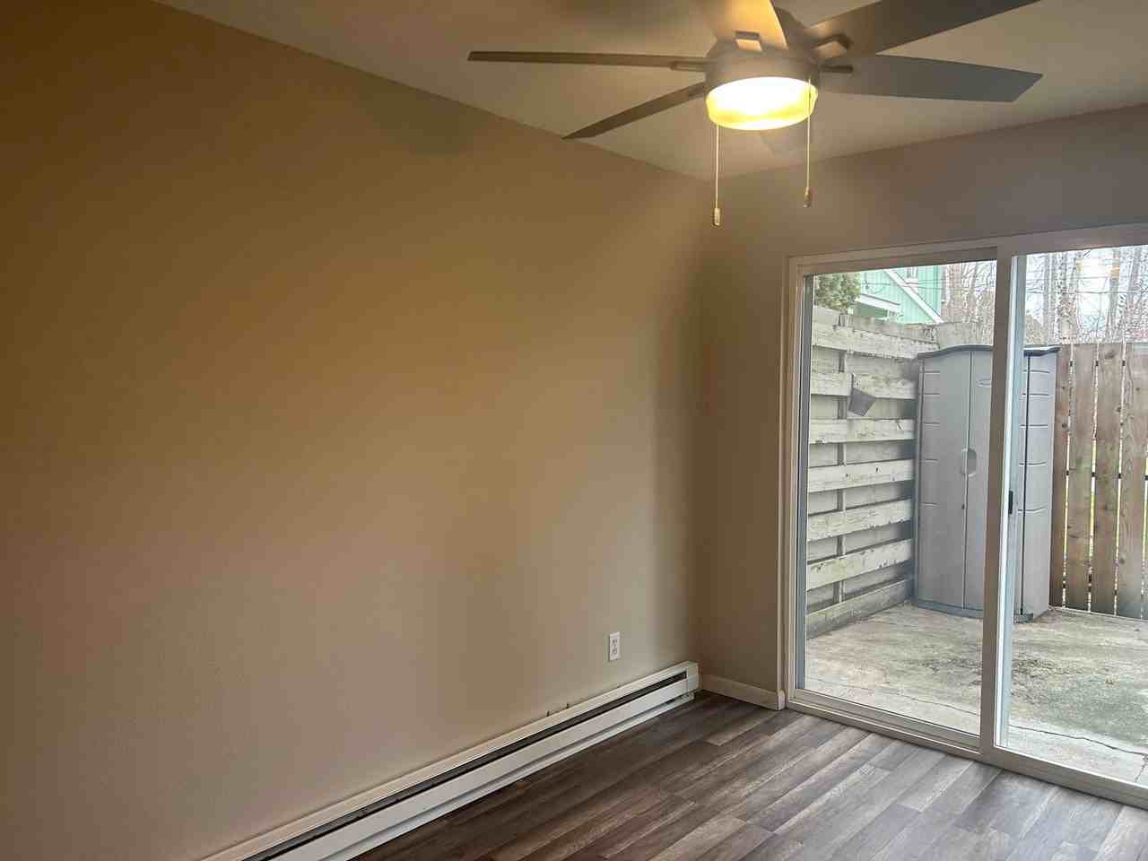 3449 Redwood Ave - Photo 3 of 8