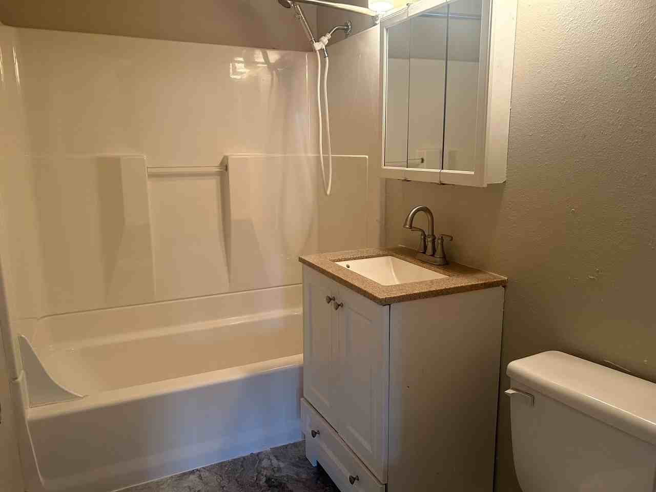 3449 Redwood Ave - Photo 4 of 8