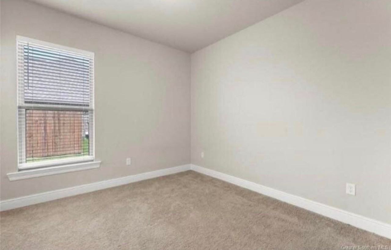 1476 Downing Rd - Photo 2 of 18