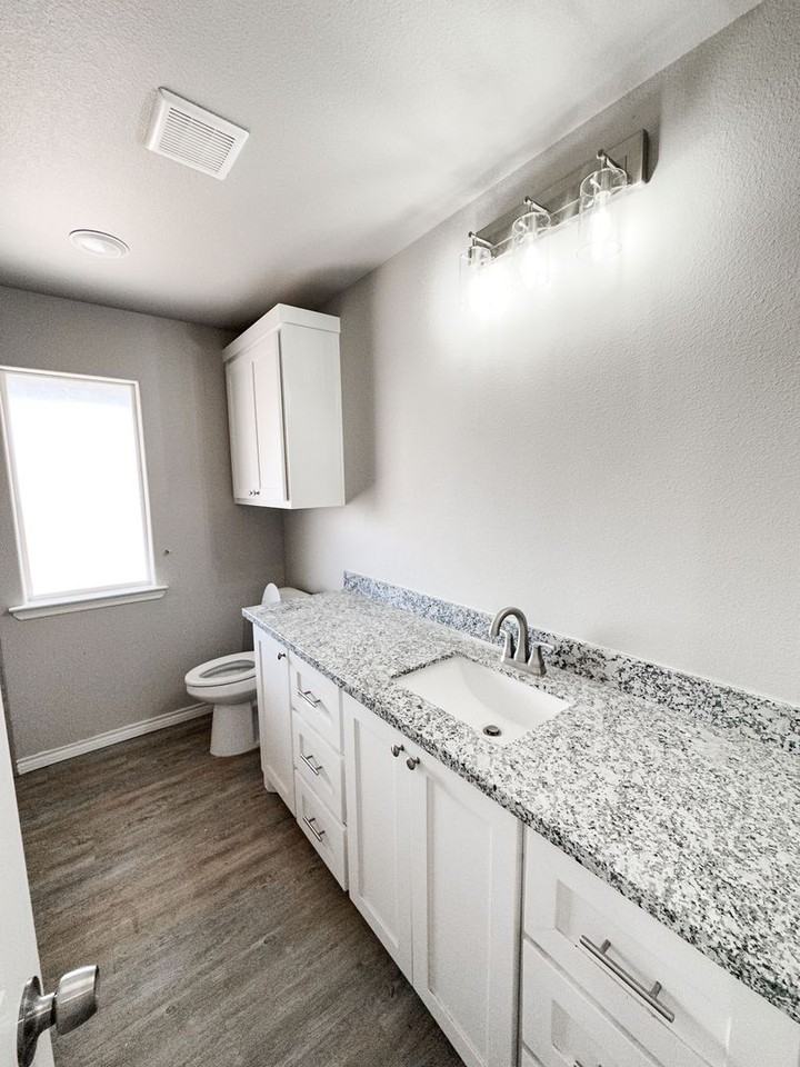 11719 County Road 6400 - Photo 3 of 38