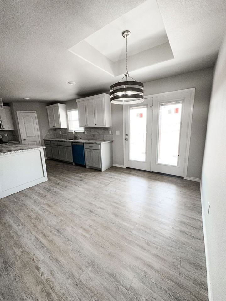 11719 County Road 6400 - Photo 6 of 38