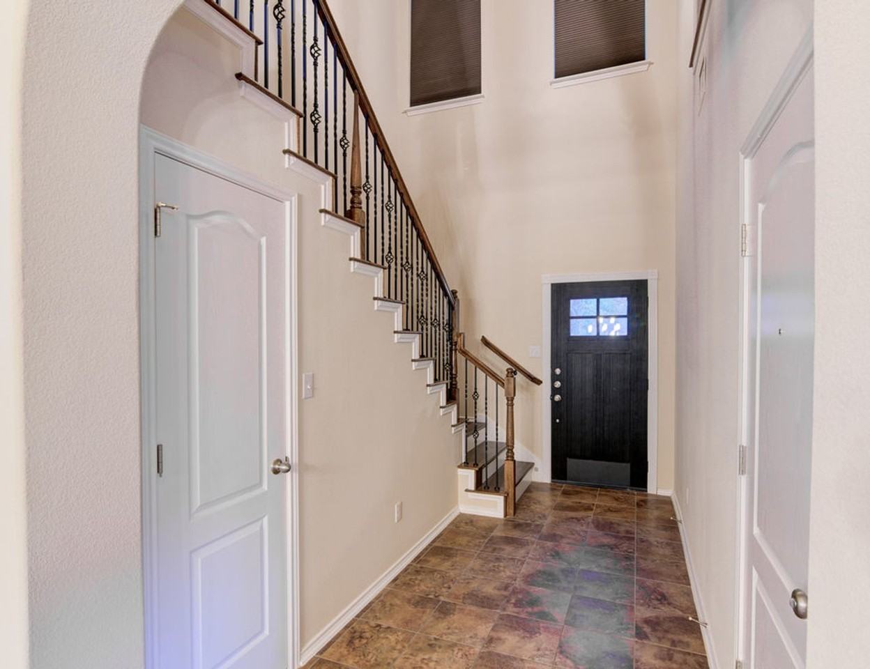 1808 Mcclannahan Dr - Photo 4 of 31