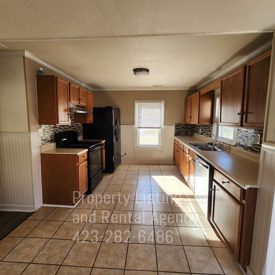 112 Garrett Estep Rd - Photo 2 of 27