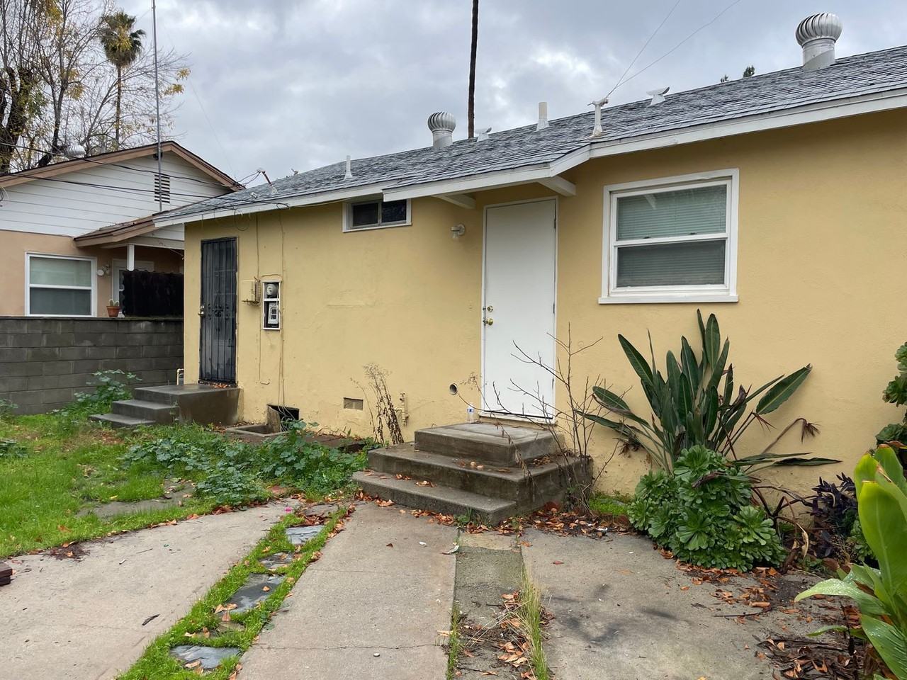 1122 E Campus Way - Photo 2 of 11