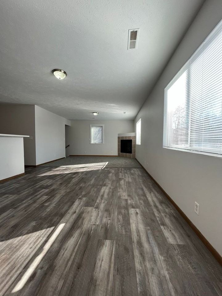 4125 N St - Photo 2 of 14