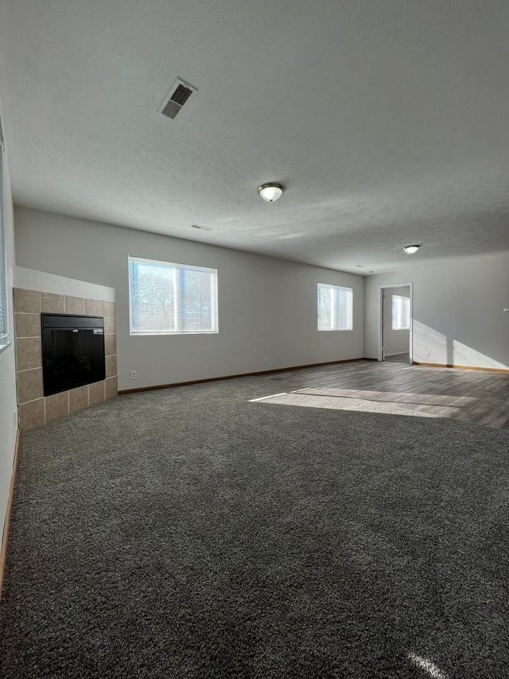 4125 N St - Photo 3 of 14