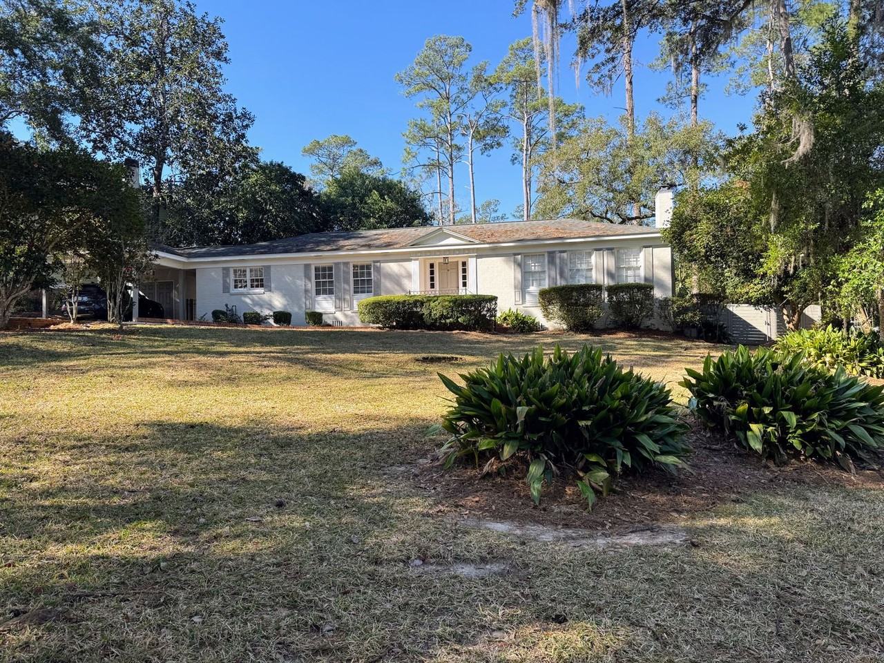 1413 N Randolph Cir - Photo 2 of 6