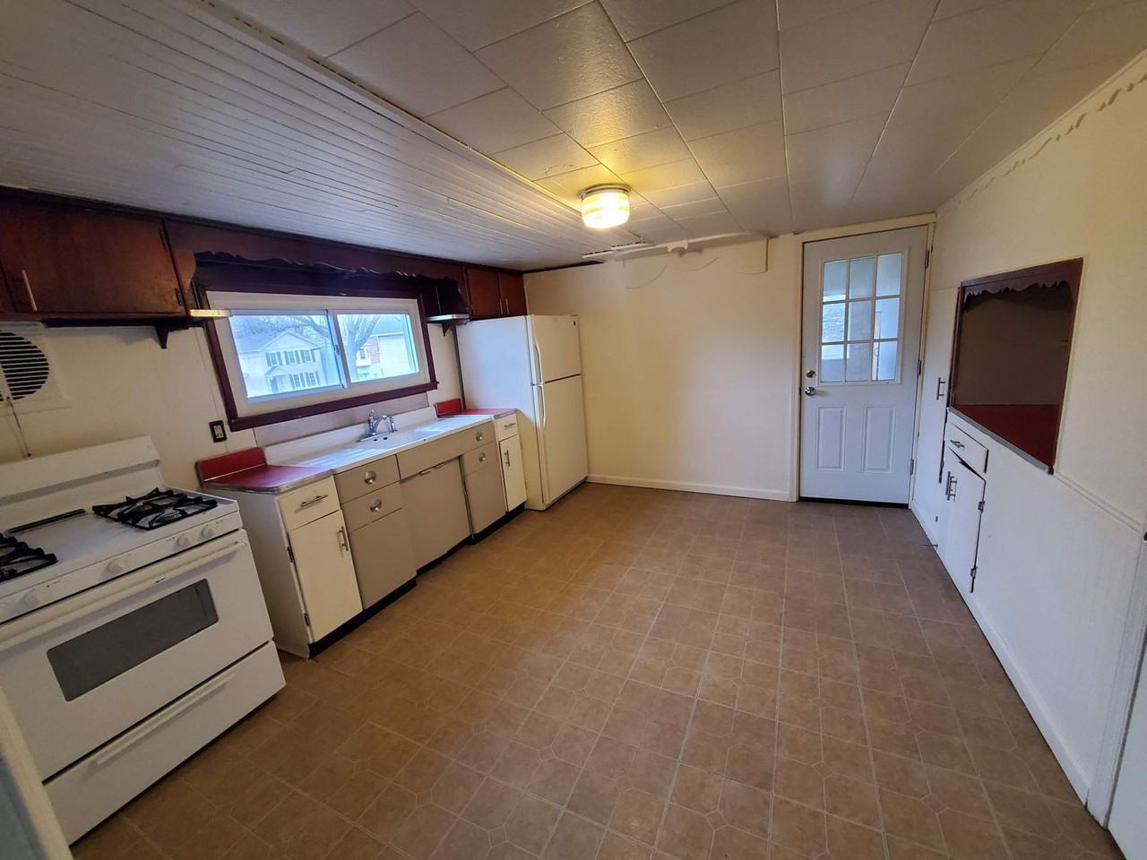 15 Lorenzo St - Photo 3 of 9