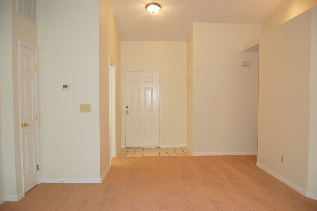 2137 Tioga Dr - Photo 3 of 19