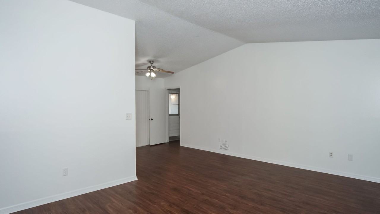 1570 E Powder Horn Rd - Photo 3 of 17