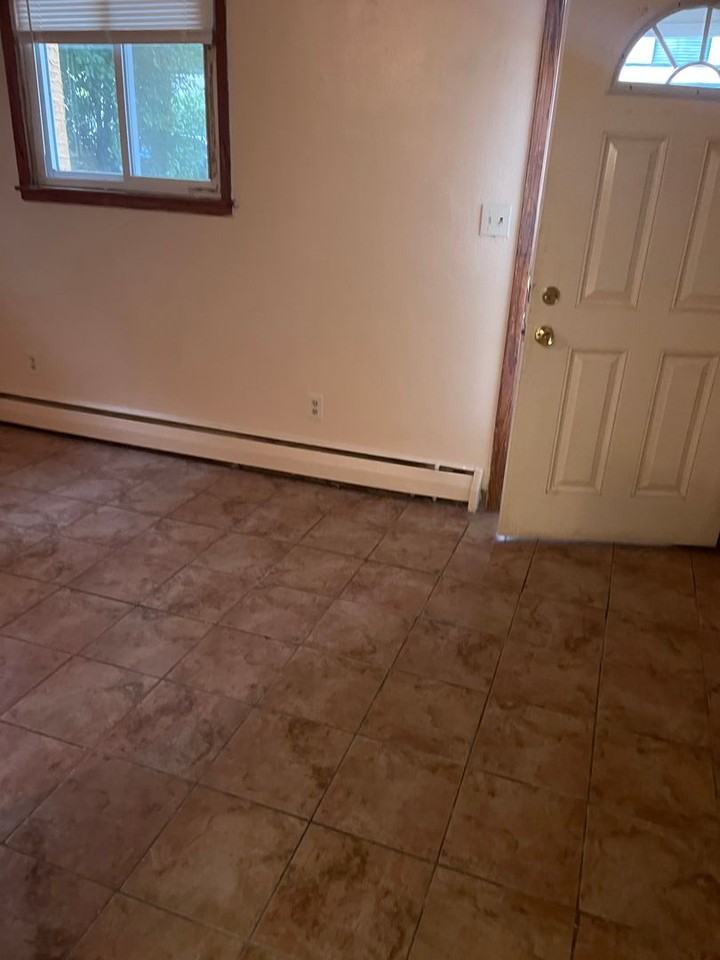 654 Stryker Ave - Photo 5 of 8
