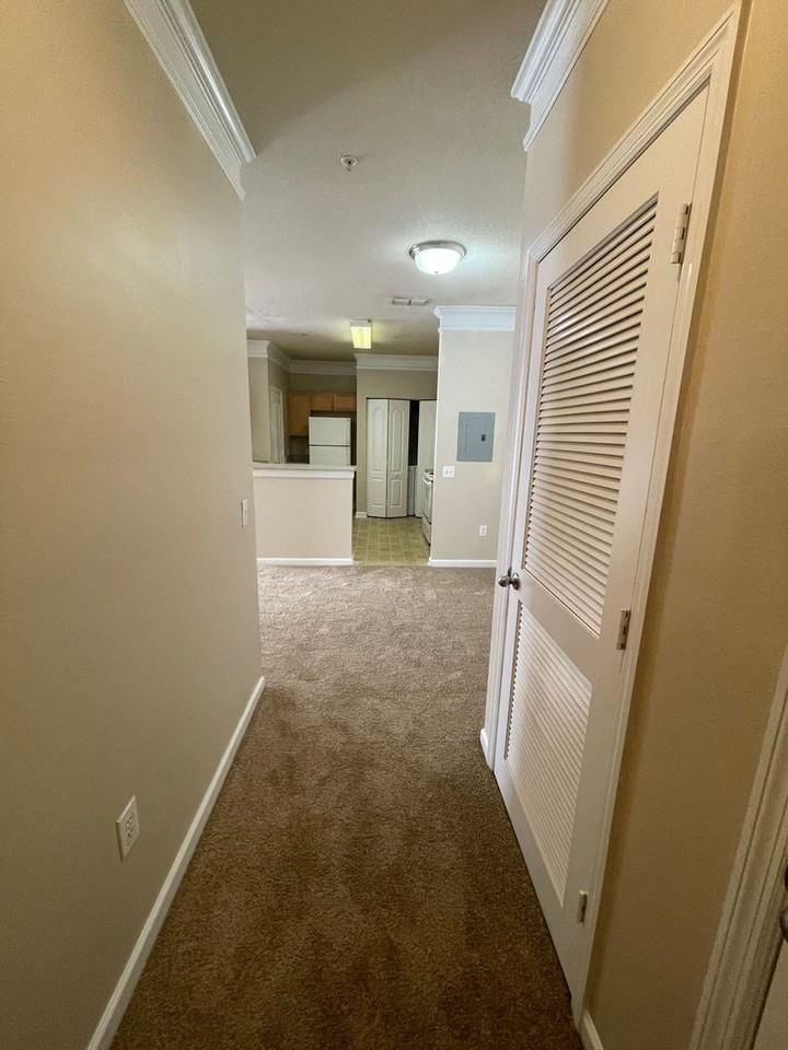 8836 Villa View Cir - Photo 2 of 36