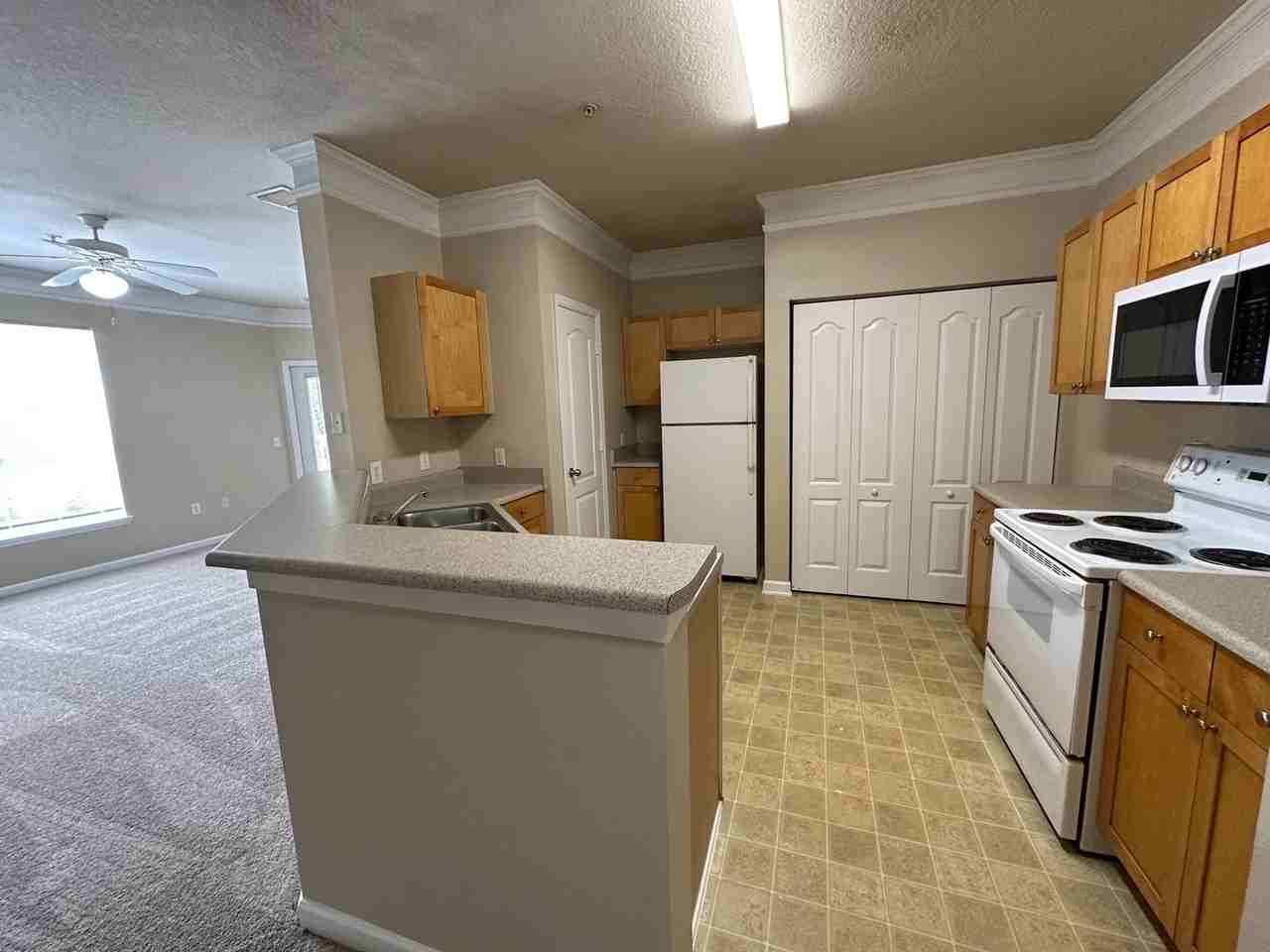 8836 Villa View Cir - Photo 5 of 36