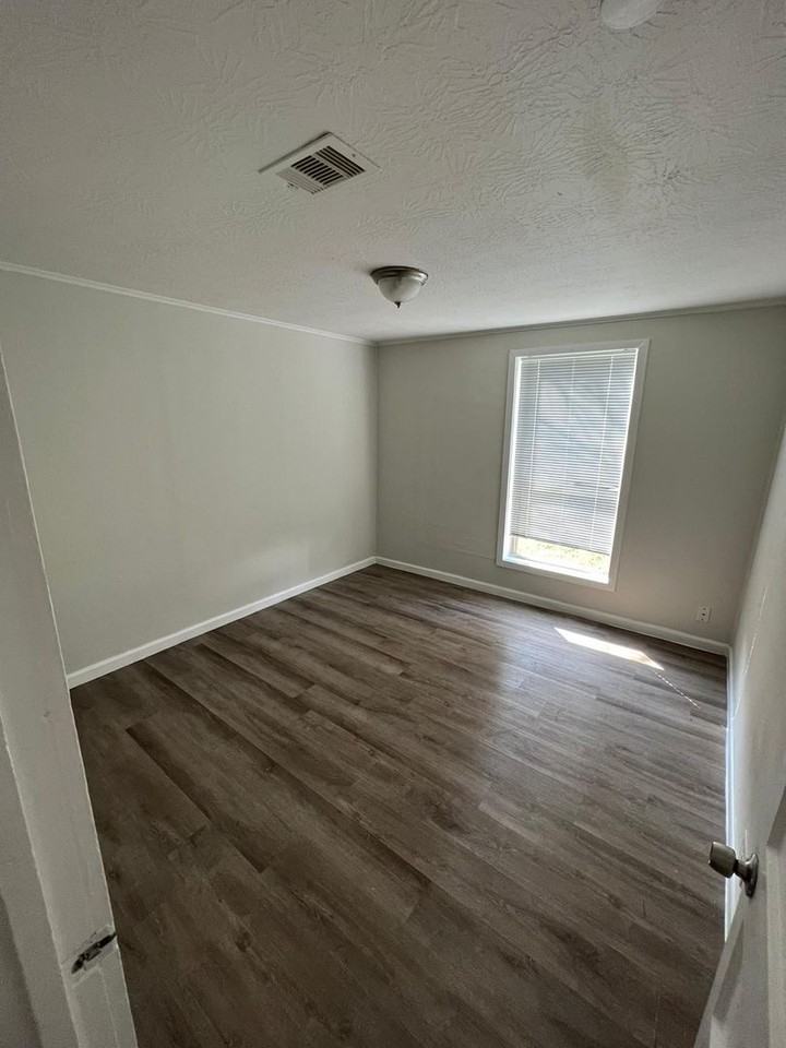 2628 4th Ave - Photo 4 of 14