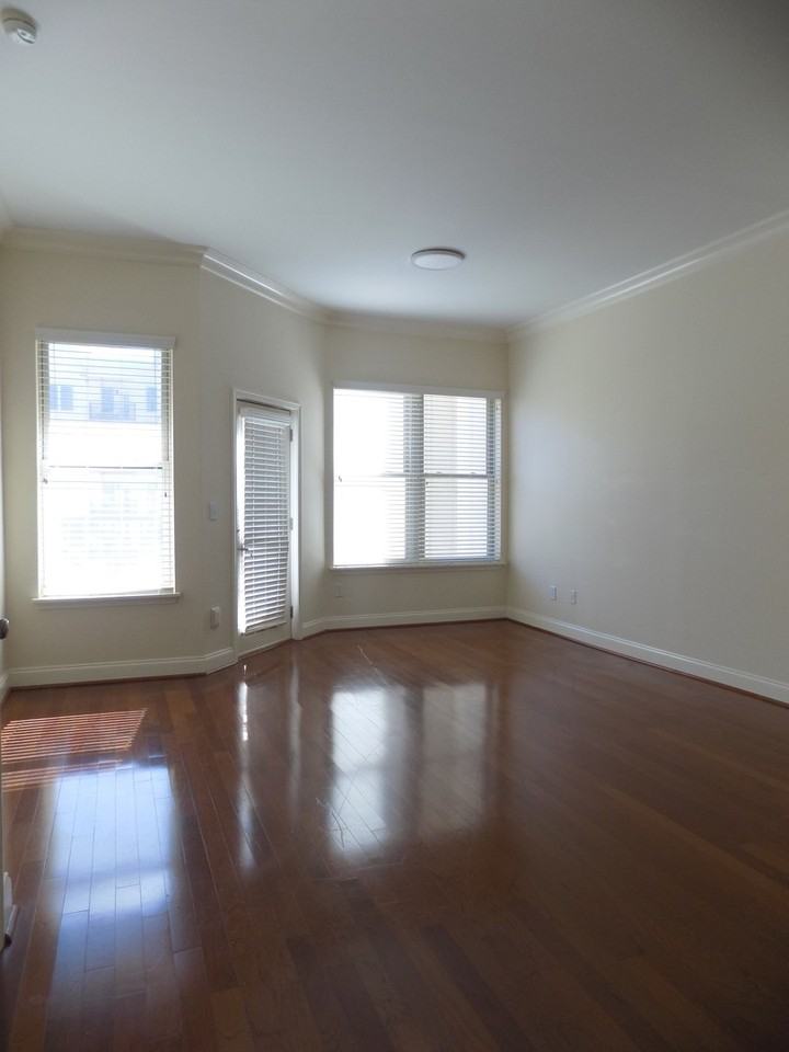 601 Main St - Photo 2 of 16