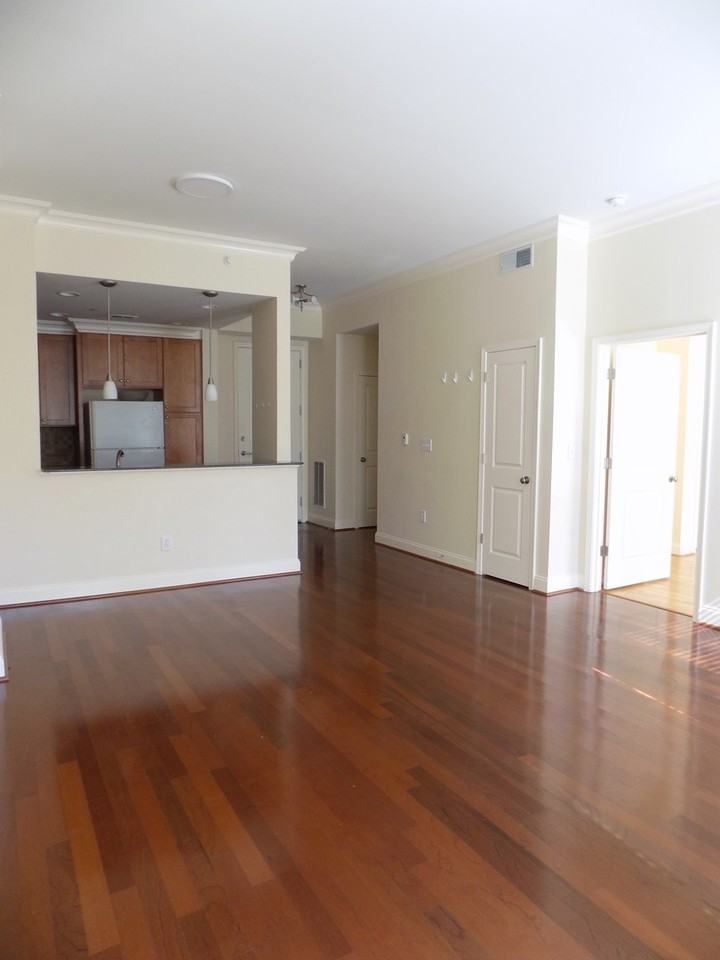 601 Main St - Photo 3 of 16