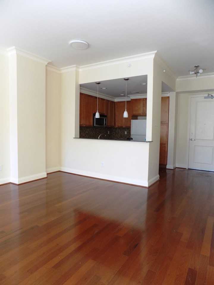 601 Main St - Photo 5 of 16