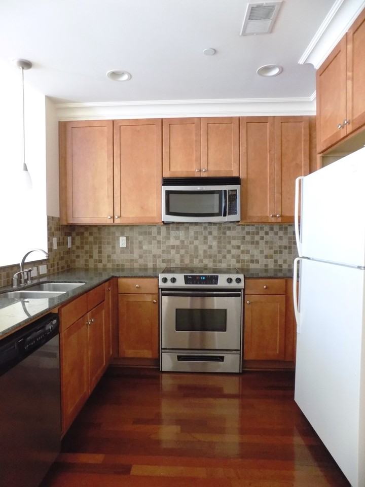 601 Main St - Photo 6 of 16