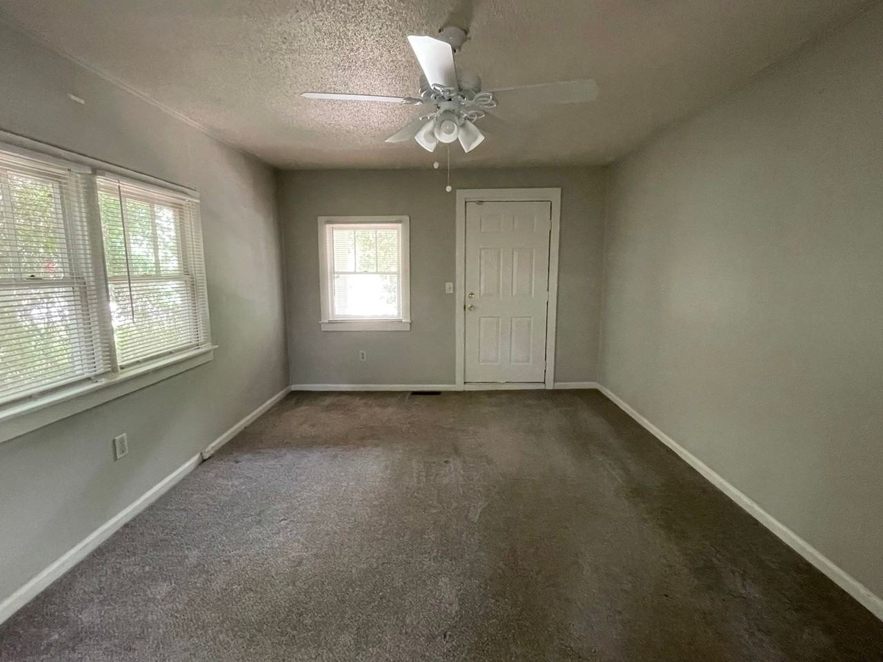 1319 Dover St - Photo 6 of 22