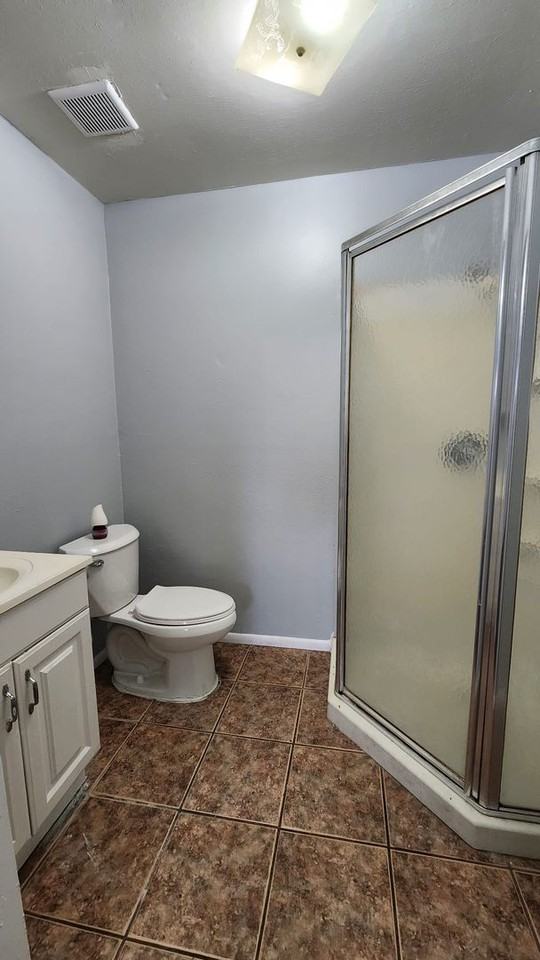 8511 N Alaska St - Photo 3 of 14