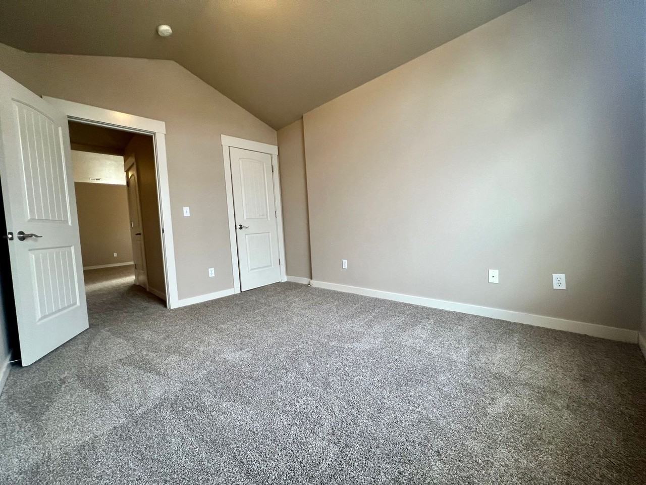 63220 Lancaster St - Photo 4 of 20