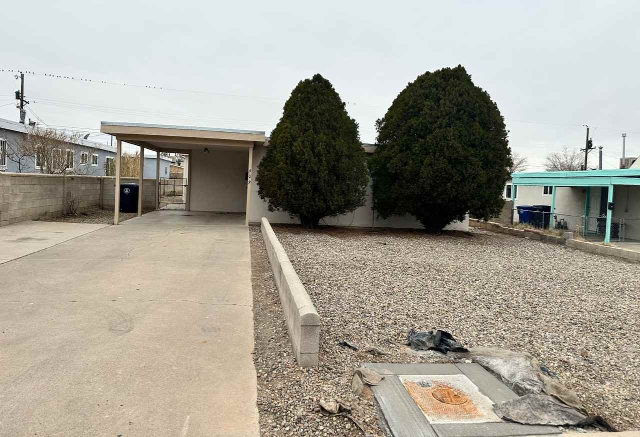 409 Garcia St Ne - Photo 2 of 19