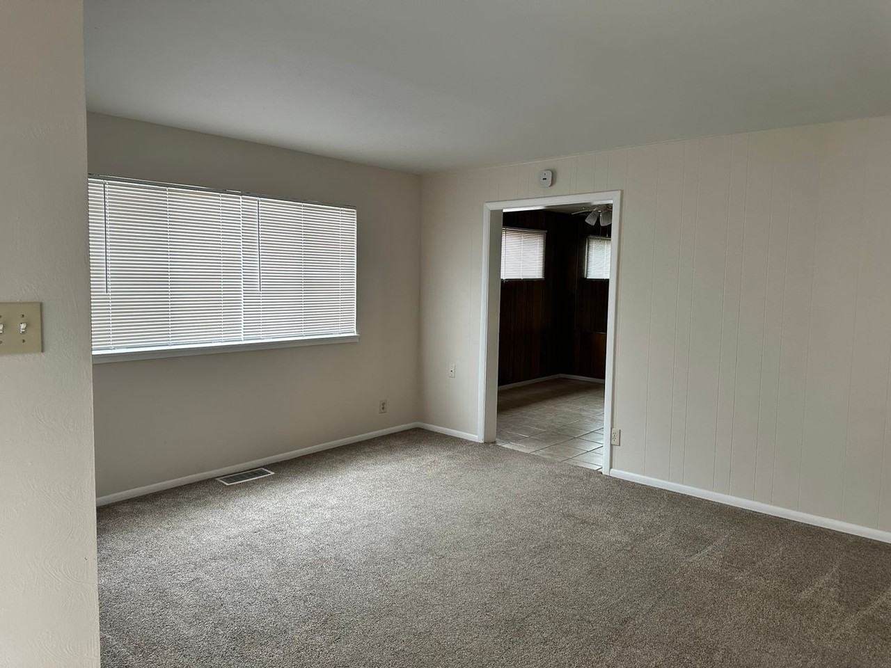 409 Garcia St Ne - Photo 3 of 19