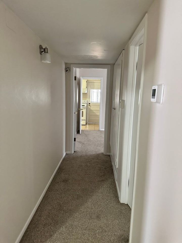 409 Garcia St Ne - Photo 4 of 19