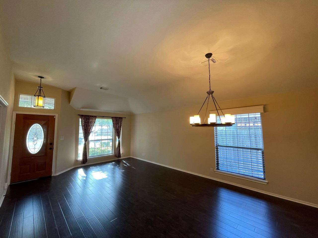 4415 Hunters Lodge Dr - Photo 5 of 35