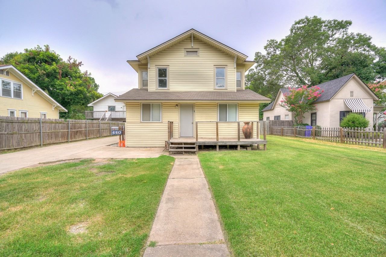 440 Elm Ave #2