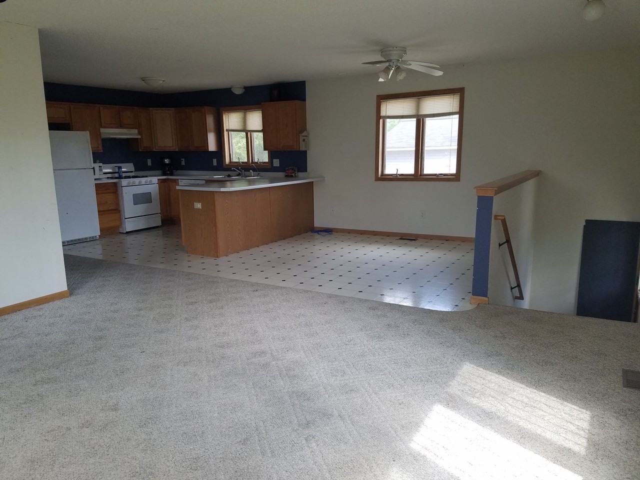 327 24th St Nw - Photo 2 of 10