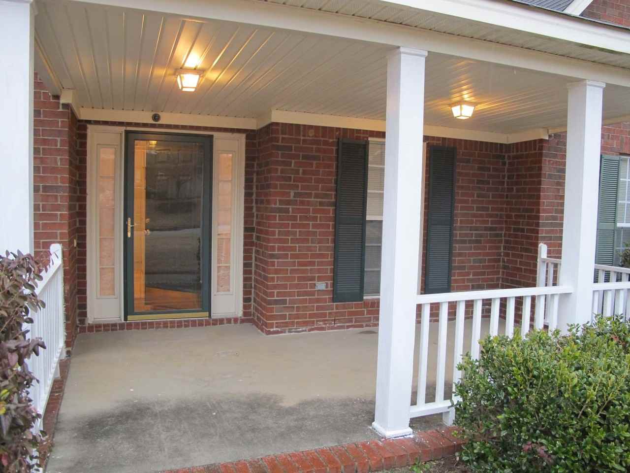 600 Surrey Ln - Photo 2 of 31