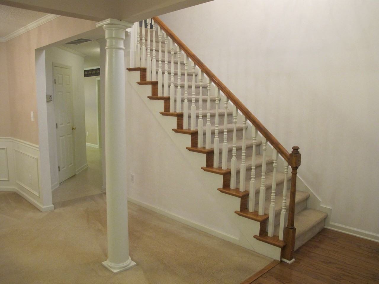 600 Surrey Ln - Photo 4 of 31