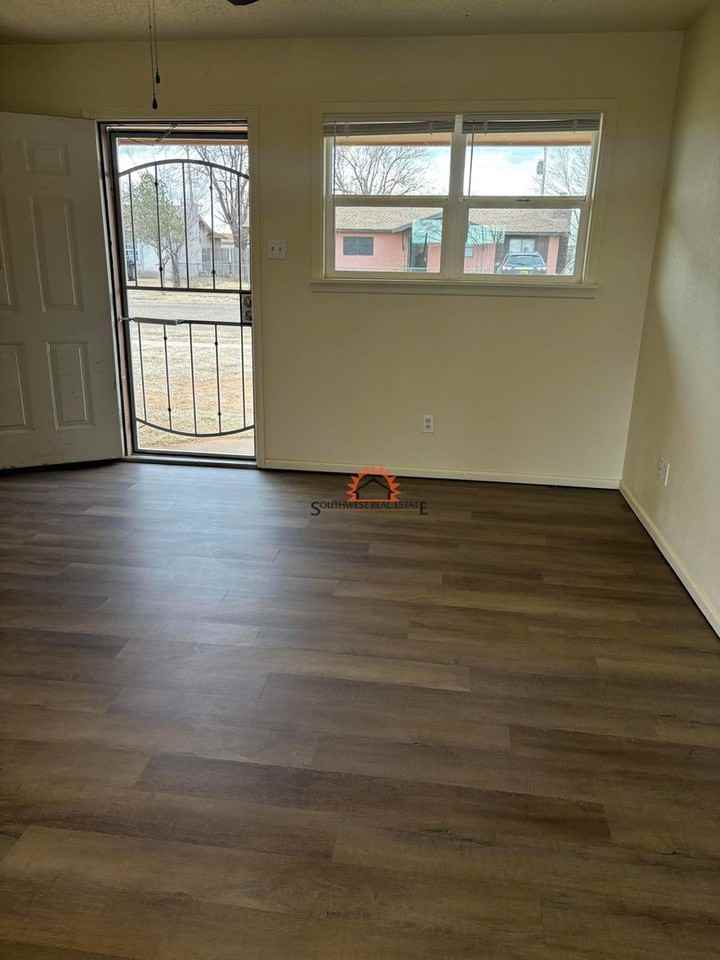 3004 Weston St - Photo 3 of 20