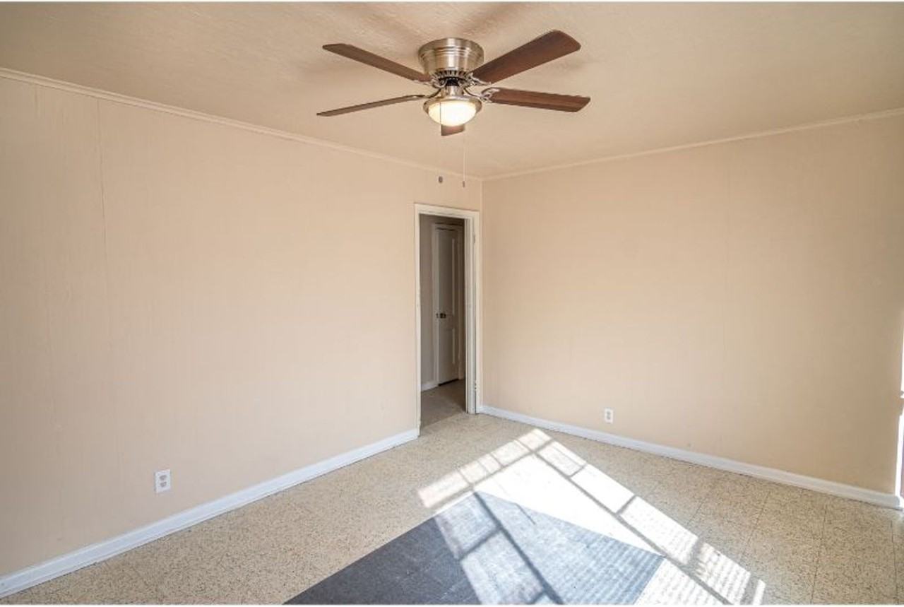 1003 Poinsettia - Photo 7 of 19