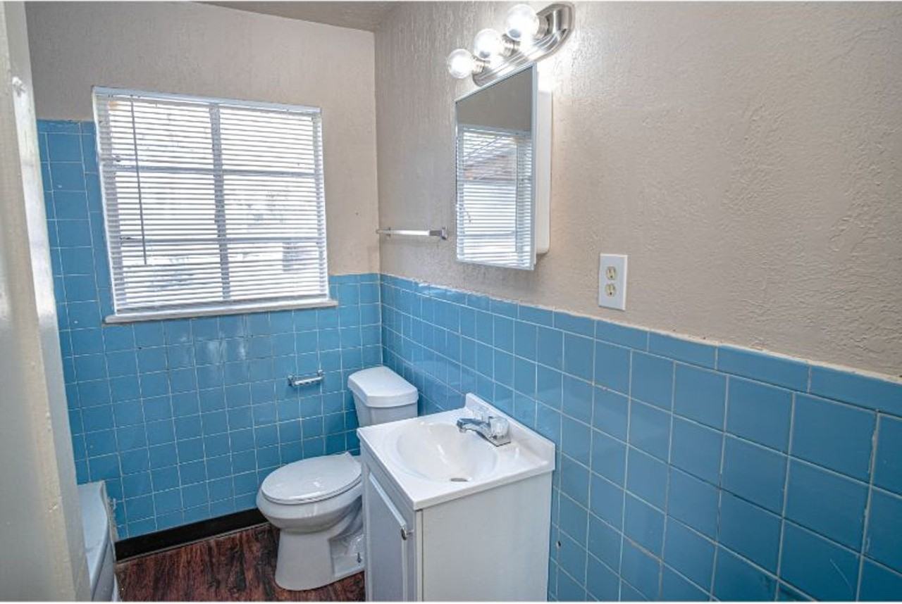 1003 Poinsettia - Photo 4 of 19