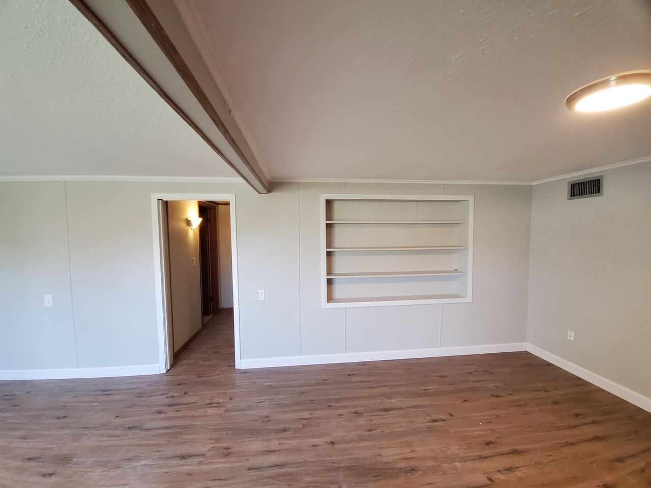 2701 W 14th St - Photo 5 of 15